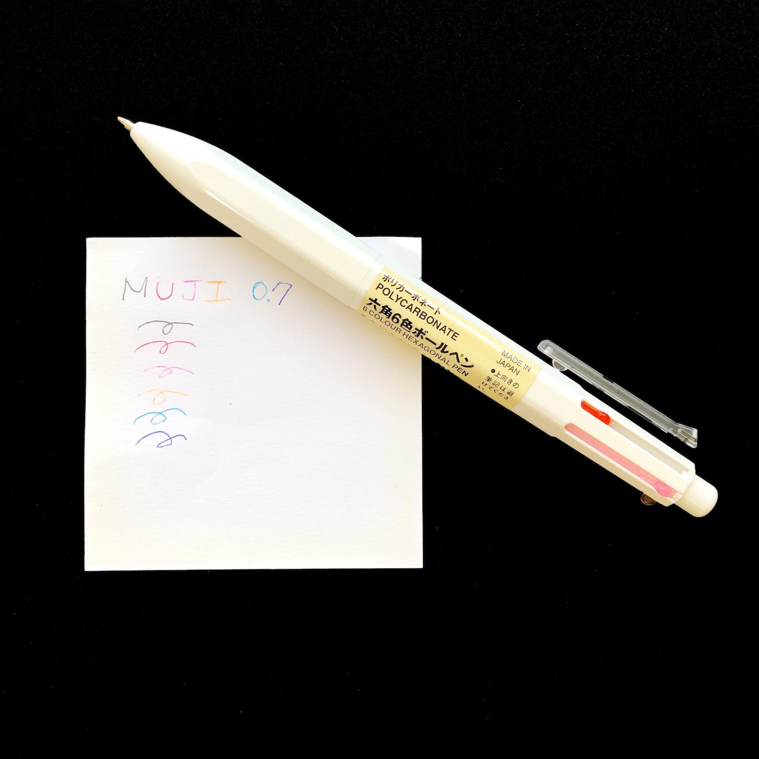 MUJI 6-in-1 Kugelschreiber – 0,7 Mm, 6 Farben (schwarz, Rot, Rosa, Orange, Aqua, Blau)