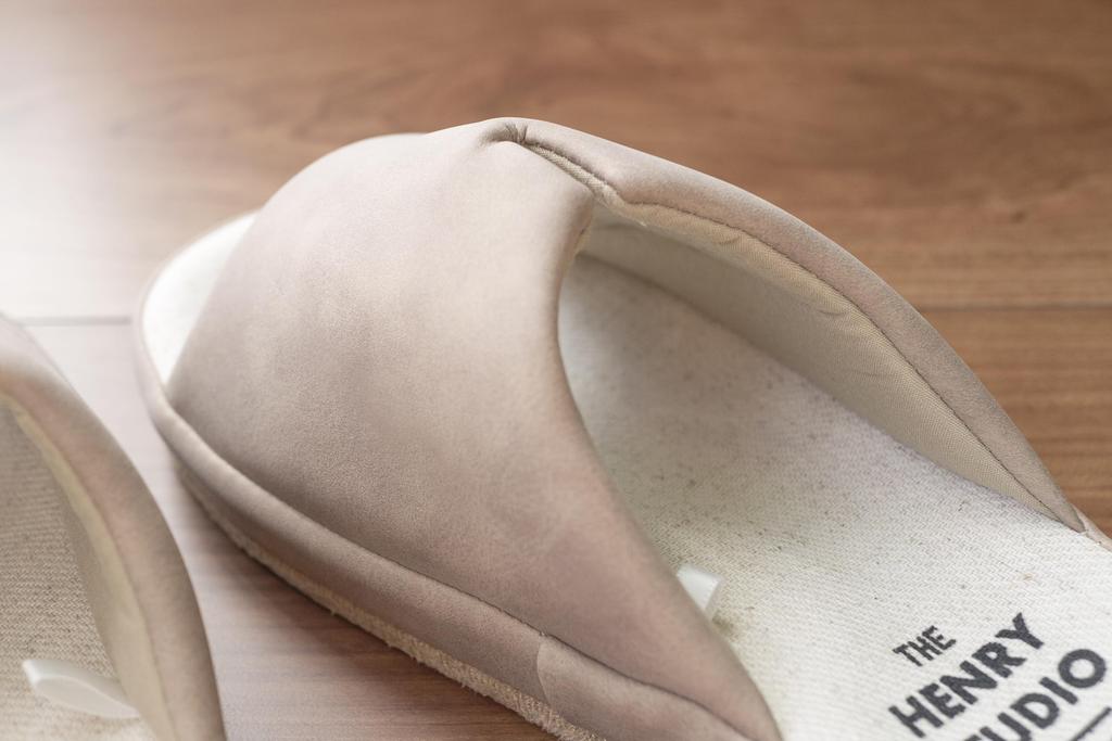 Daikai Slit Faux Leather Slippers 74207 Medium Outer Dimensions Greige, (22-24cm), 25.5cm