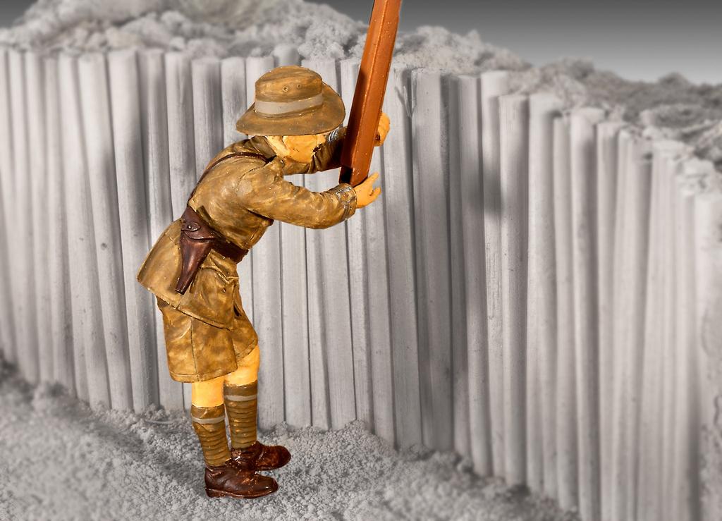 German Revell Anzac Infantry 1915 Plastic Model 1/35