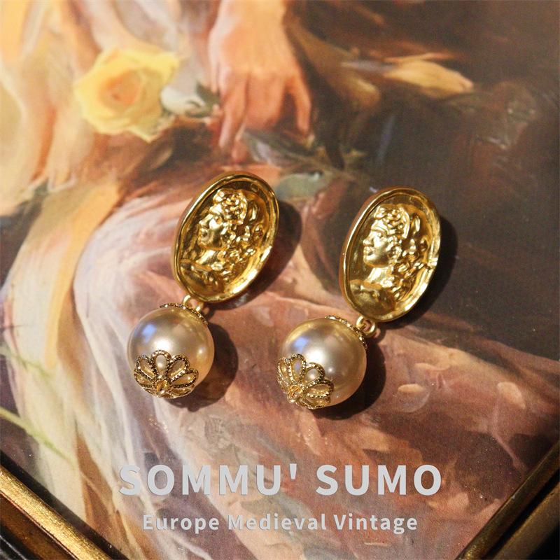 

Exaggerated long large pearl relief brand necklace multi-layer light luxury niche cheongsam sweater chain stacked neck chain female decoration