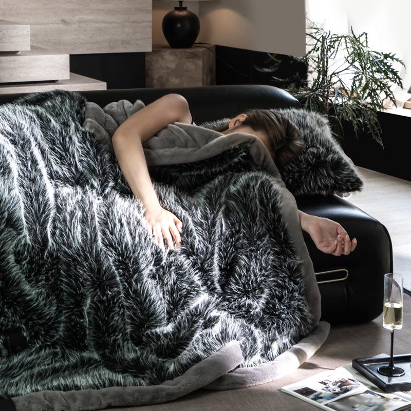Luxury Faux Fox Fur Blanket: Thick, Warm Raschel Cover for Autumn/Winter, Perfect for Sofa or Air Conditioning Use.
