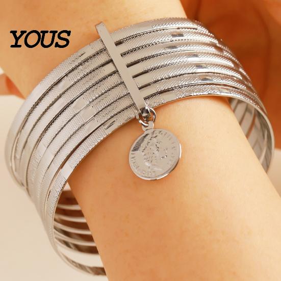 Vintage Inspired Bracelet Women with Portrait Coin Pendant, Multi-Layer Surround Check Pattern Stacking Effect Bangle, Electroplated Elastic Fit Wrist