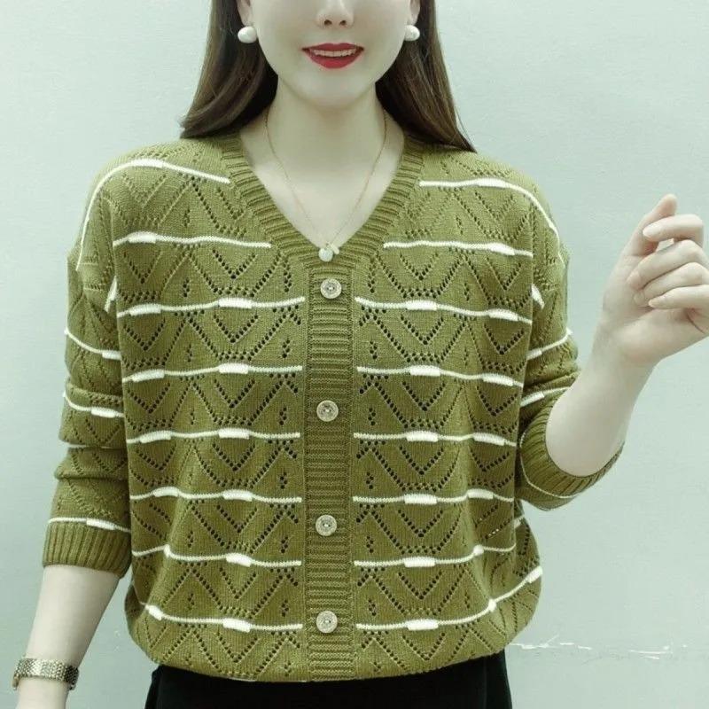 Nuovo Pullover alla Moda e Semplice a Righe Scollo a V Monopetto Lavorazione a Maglia Vuota Dimagrante Versatile