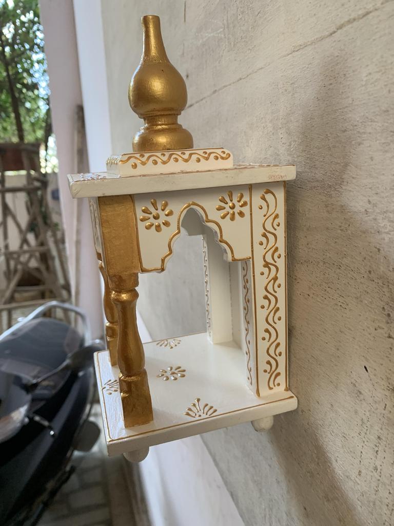 Holztempel für Zuhause | Weiß & Gold Mini Pooja Mandir I Handgefertigter Gebetsschrein