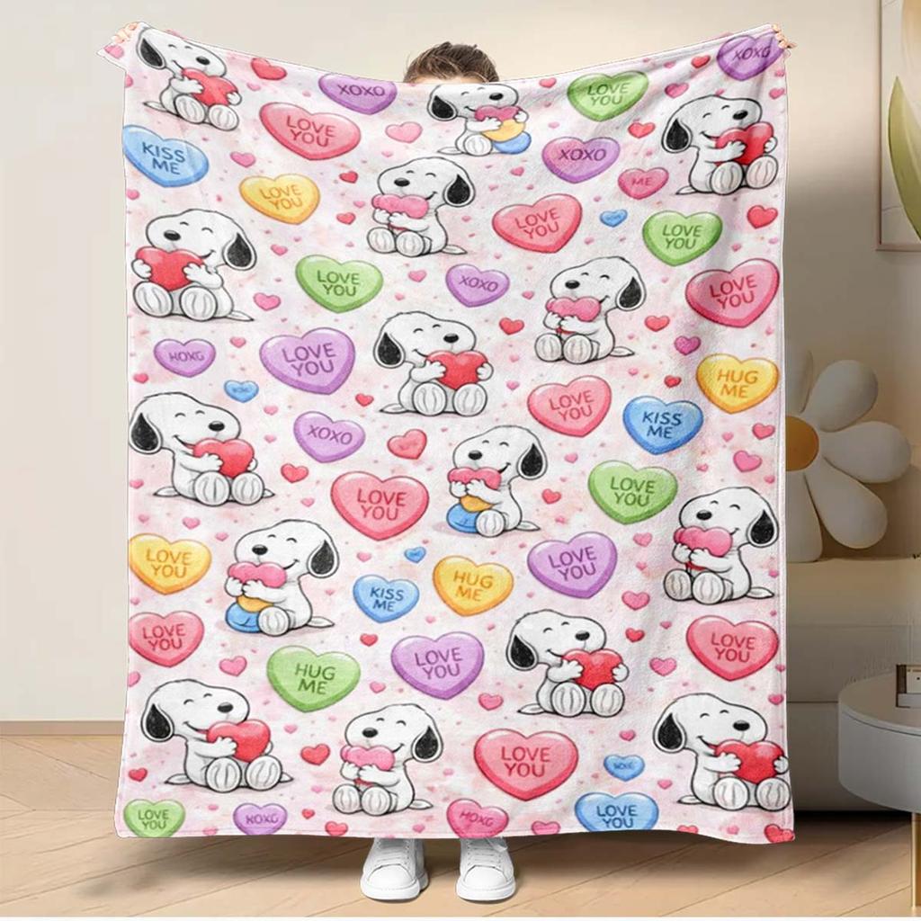 Cute Snoopy print soft and warm blanket, perfect for naps, sofas, beds, camping trips, the office, birthday and holiday gifts.