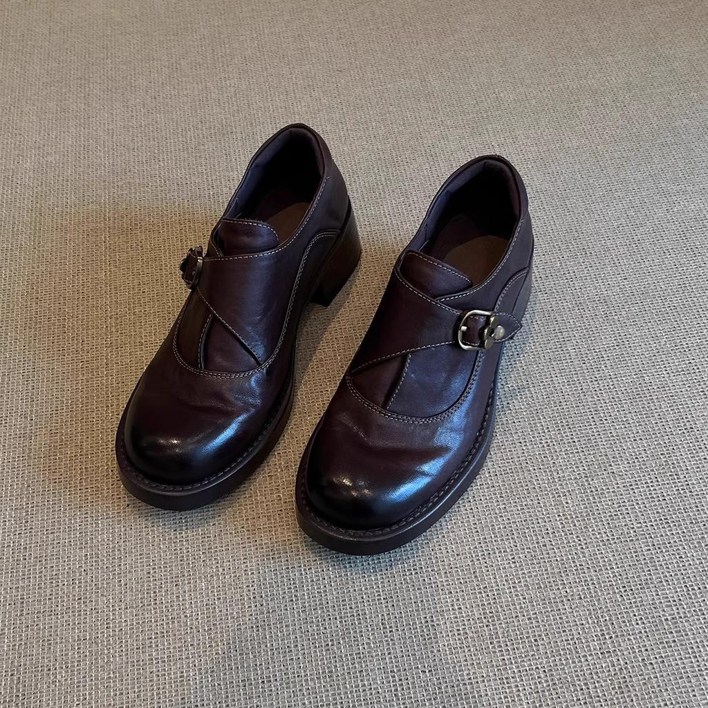 British style loafers 2026 versatile thick soled belt buckle single shoes for women with thick heels and small leather shoes