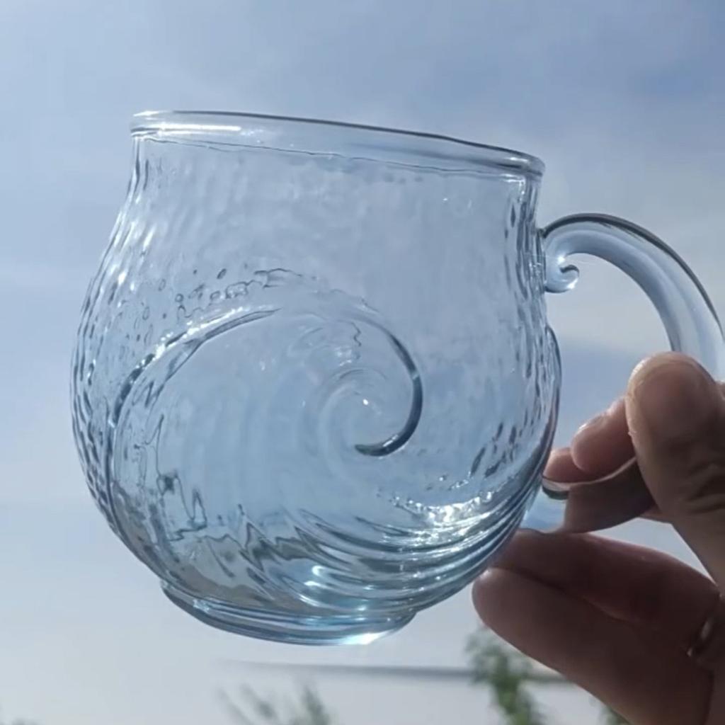 Kubek Szklany Wave 350ml Ręcznie Robiony Kubek w Stylu Oceanu z Unikalną Falistą Teksturą do Kawy Herbaty i Soku Napoje Gorące Zimne