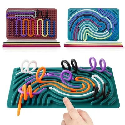 Sensoryczna tablica aktywności Fidget Toy Silikonowa 2 w 1 Dwustronny design dla dzieci ADHD Zabawka do łagodzenia stresu Przenośna ze sznurkami