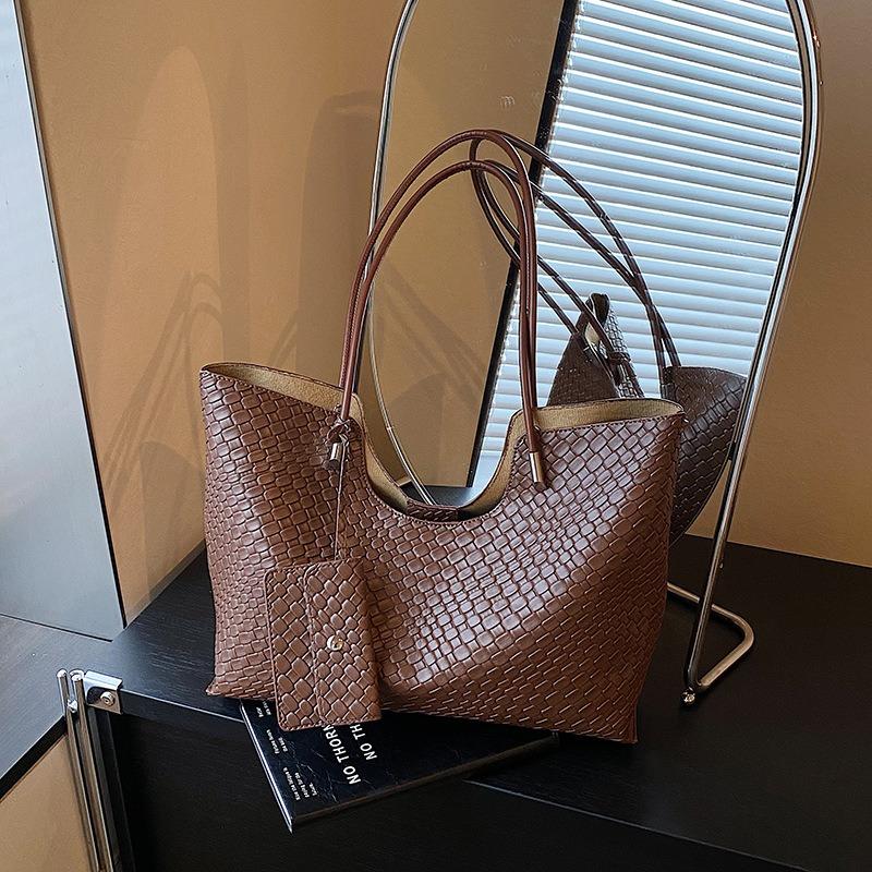 Minimalist commuter bag women's large-capacity new casual versatile shoulder bag woven tote bag