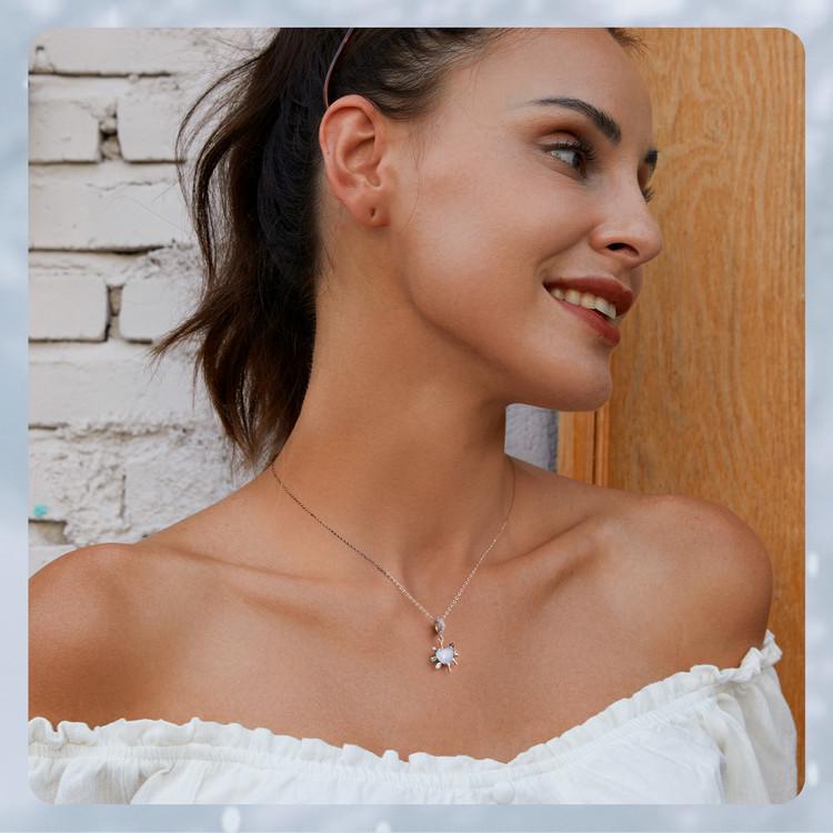 Yinziyun Sterling Silver Snowflake Heart Pendant Necklace - Romantic Winter Christmas Gift for Women