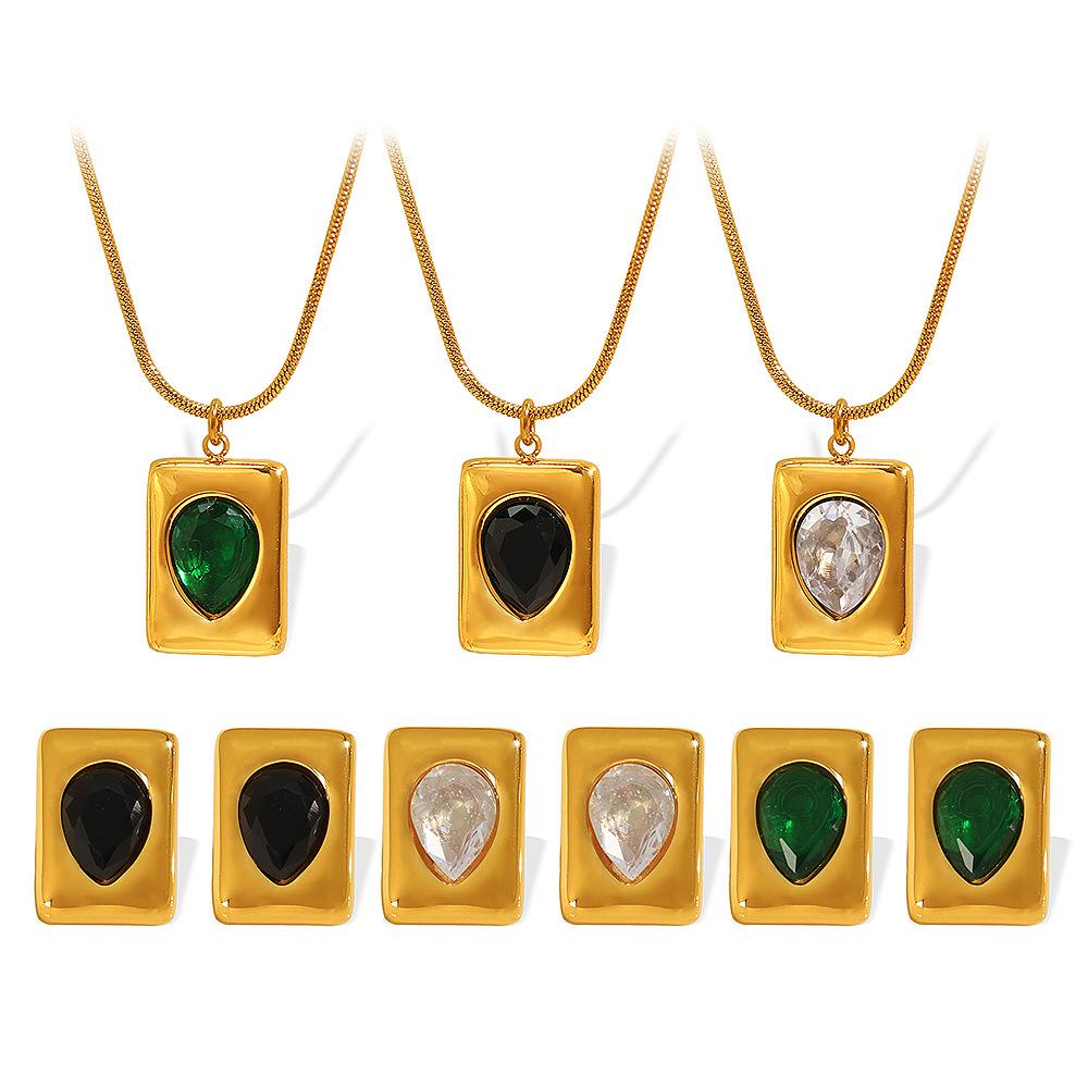 Light Luxury Temperament Emerald Retro Titanium Steel Gold-Plated Color-Preserving Necklace Female Design Sense Collarbone Chain