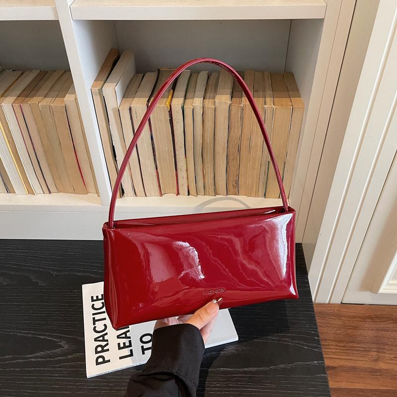 Temperament Red Patent Leather One Shoulder Bag for Women 2026 New Fashi Underarm Bags Luxury Party Square Clutch