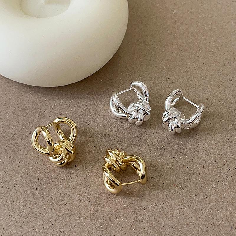 European & American Smooth Knotted Ear Cuffs - Unique Metal Earrings for Women