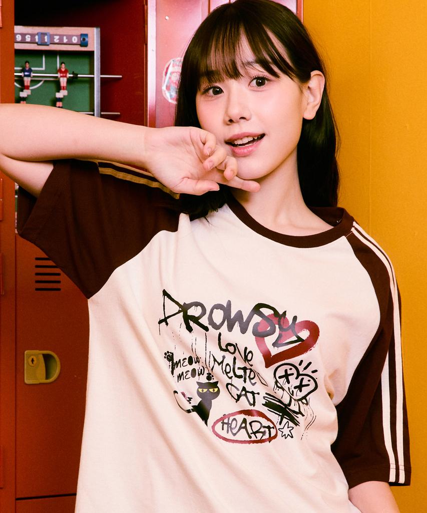Deulousi [Set] Dw Strawberry Cat Raglan Short Sleeve T-Shirt 2-Piece Set