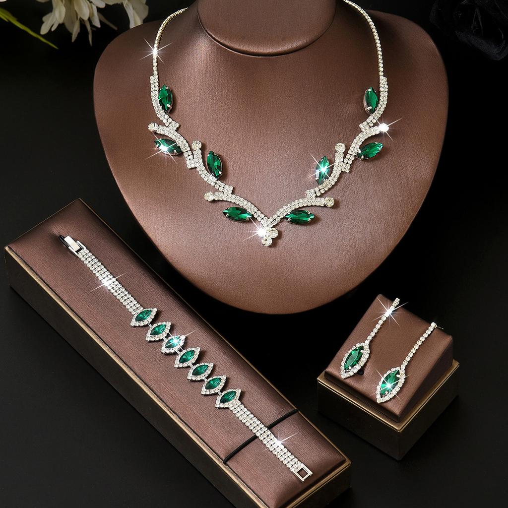 European and American Light Luxury Court Style Full Diamond Geometric Collarbone Chain New High-end Rhinestone Leaf Necklace Earrings Set Female 2026