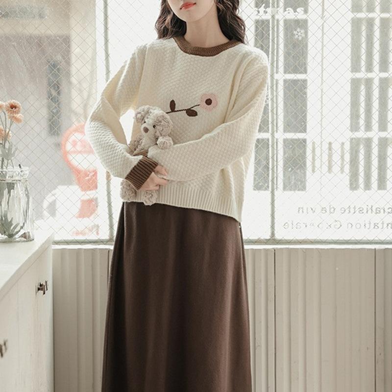 

Autumn and winter new versatile gentle wind small man sleeve small flower design pattern sweater color matching thread one size fits all