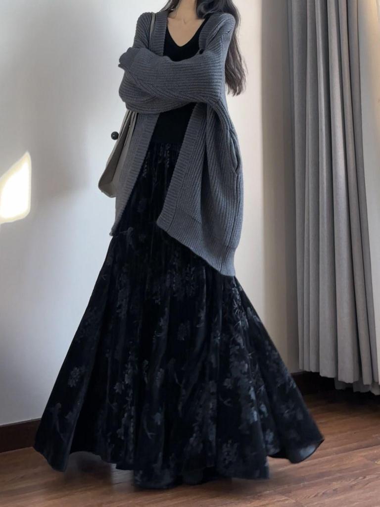 Elegant Chinese Style Velvet Fishtail Skirt - High Waist Autumn/Winter Fashion with Large Hem