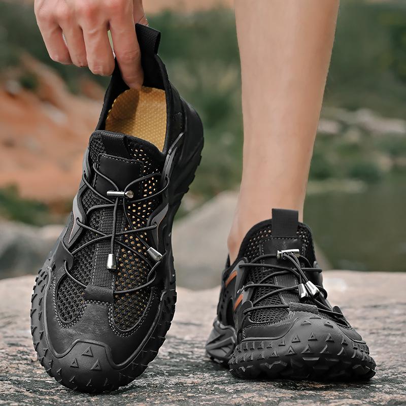 Mesh Shoes Men's New Hollow Breathable Lightweight Sports Shoes Thin Soft-soled Casual Shoes Large Size