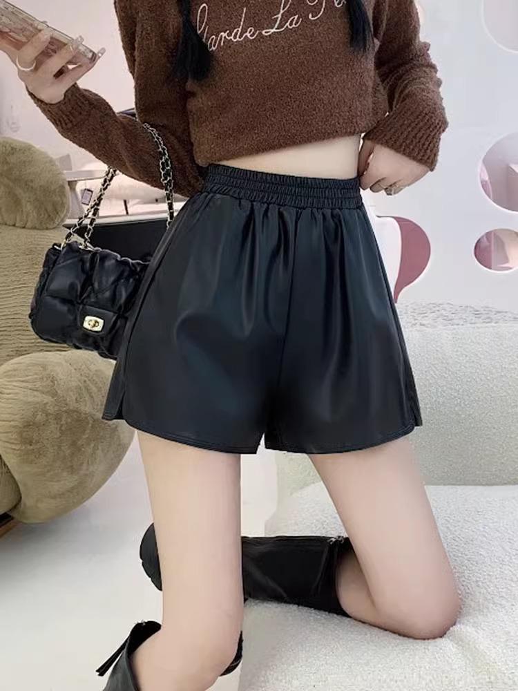 Women's PU Leather Bootcut A-Line Shorts, High-Waist Slimming, Wide Leg, Autumn/Winter 2023 Casual Wear.