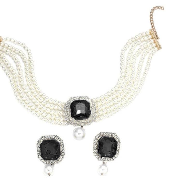 Moderne Kunst Geïnspireerd Meerlaags Imitatie Parels Ketting En Luxe Bijpassende Studs Oorbellen Accessoireset