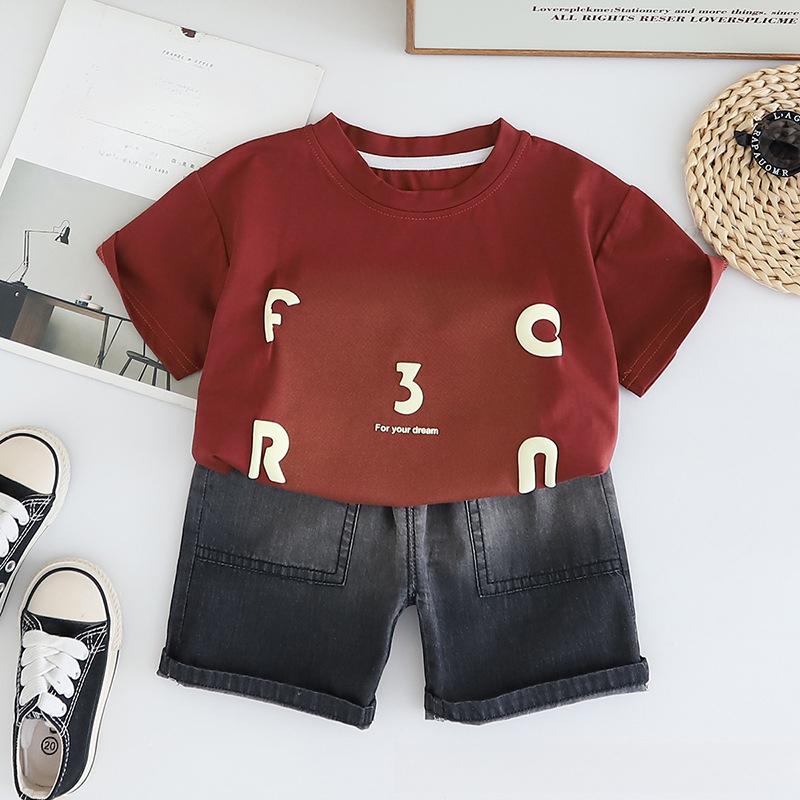 Chlapecká sada Letní tričko s krátkým rukávem a potiskem písmen Dětská sada Letní tričko+šortky Dvoudílná sada