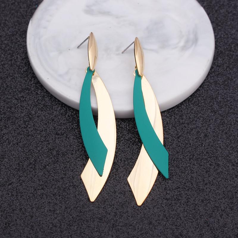 Trendy Irregular Geometric Drop Earrings for Women European Statement Dangle Earrings Vintage Golden Jewelry Charms Accessories