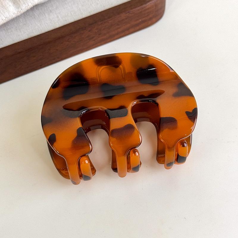 French Style Hair Claw Clips for Women Retro Leopard Print Hair Clip Hairpins Elegant Shark Clip Barrettes Crab Clamp Headwear