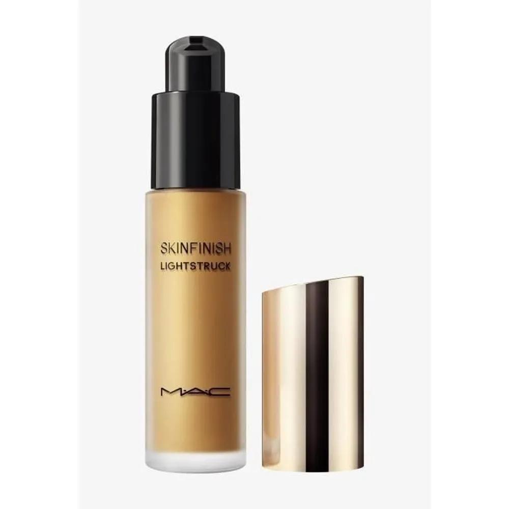 MAC Skinfinish Lightstruck Liquid Highlighter - Extra Ordinary The colour is