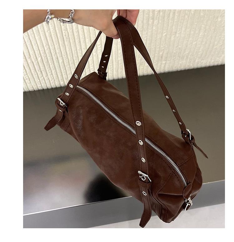 Versatile Tote Bag Underarm Pillow Handbag Commuter Shoulder Bag Simple Bla Retro Sle Casual Handbag for Men And Women