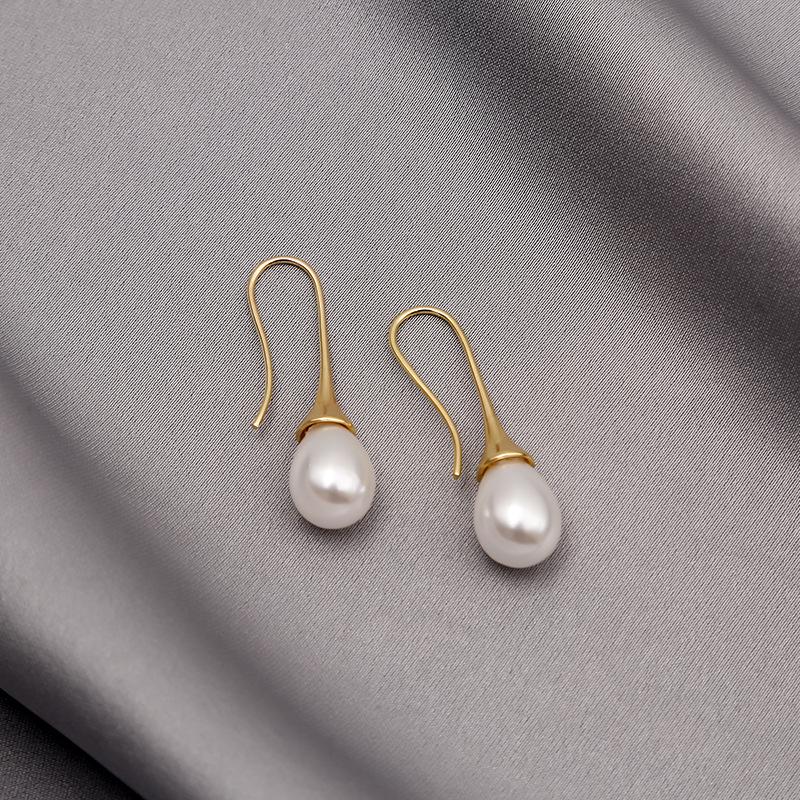 Women's Classic Teardrop Dangle Pearl Earrings - Retro Korean Style Jewelry