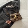 Niche Design Crossbody Bag For Women 20256 Autumn New Fashion Simple Stylish Underarm Leopard Print Vintage Single Shoulder Bag