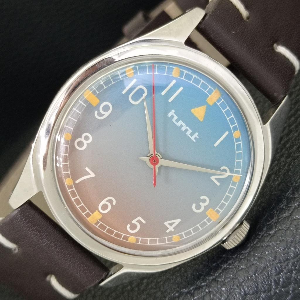 

HMT HAND-WINDING VINTAGE INDIAN MENS WRIST WATCH a702828-1 R211-a702828