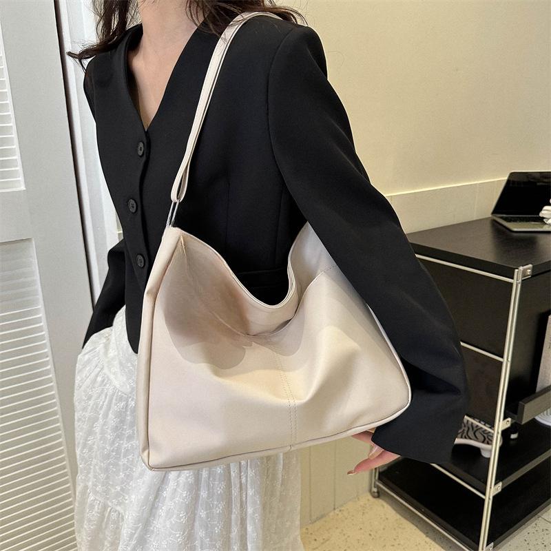 Fashionable and Versatile Shoulder Bag New Daily Commuting Crossbody Bag Simple and Personalized Bucket Bag