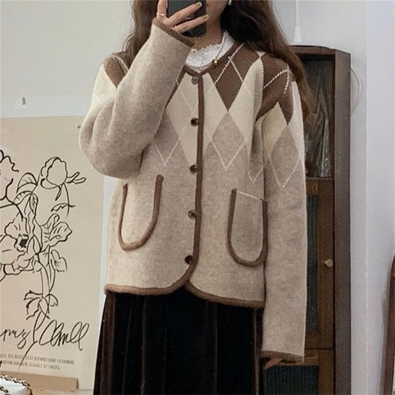 Retro Diamond Lattice Colorblocking Knitted Cardigan Female Loose Autumn and Winter Lazy Wind Sweater Jacket Comfortable Versatile and Fashionable