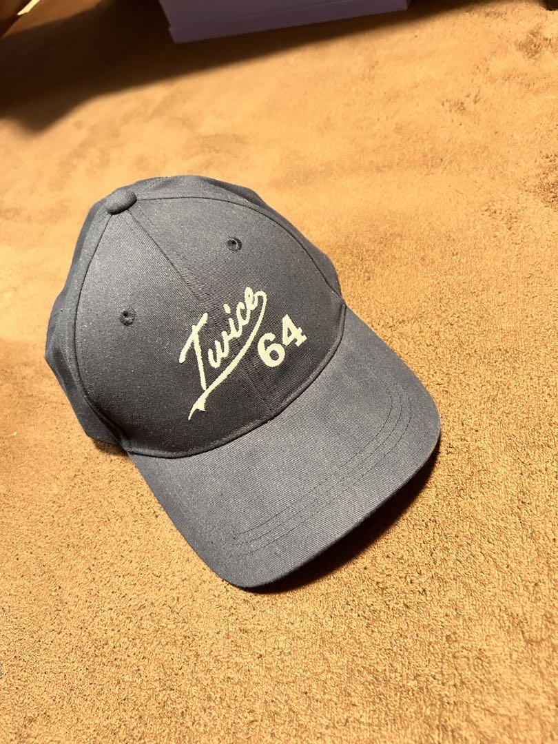 

[Б/У] Кепка Momo Twice