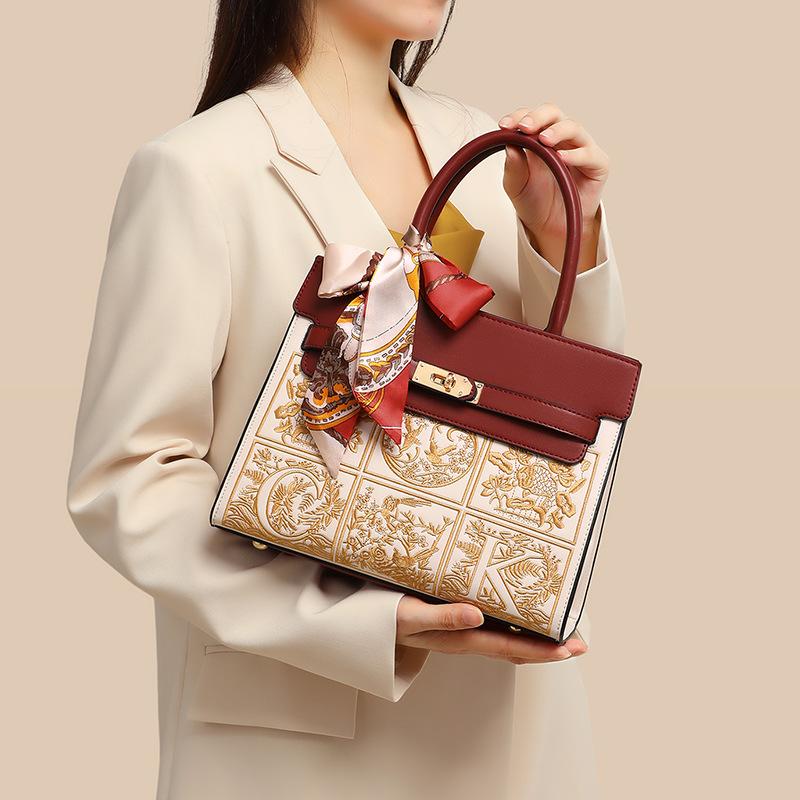 Small Embroidery Chinese Style Bag Female Bag Temperament Handbag Middle-aged Mother Bag