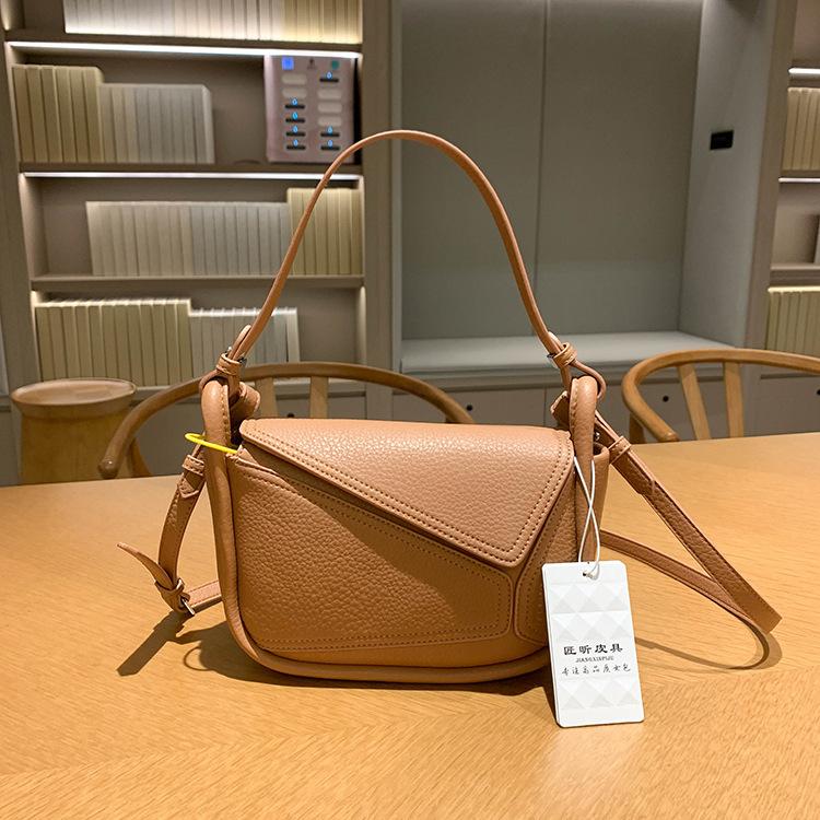 

Women s bag Fashion soft bag Women s versatile shoulder bag Crossbody bag Textured handbag 23*9*18