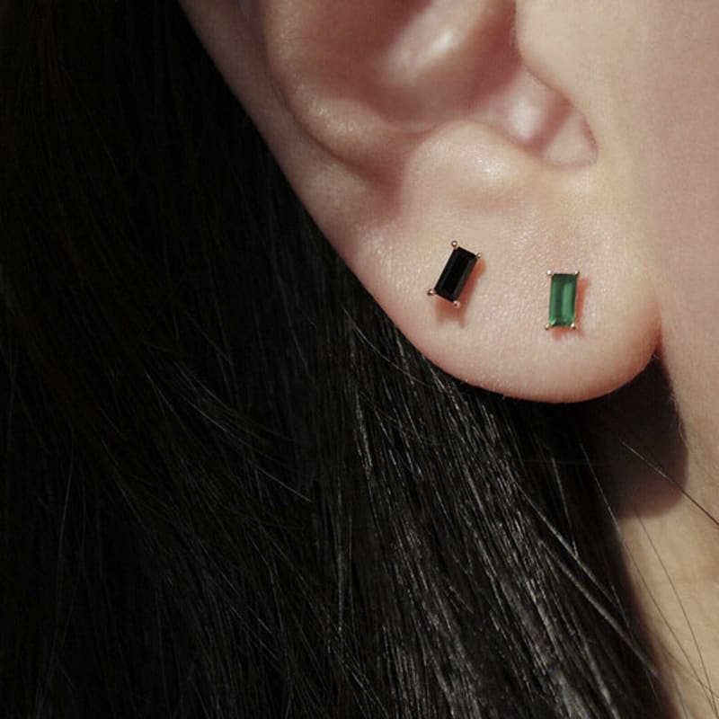 Sonryu 14k petală onix verde piercing