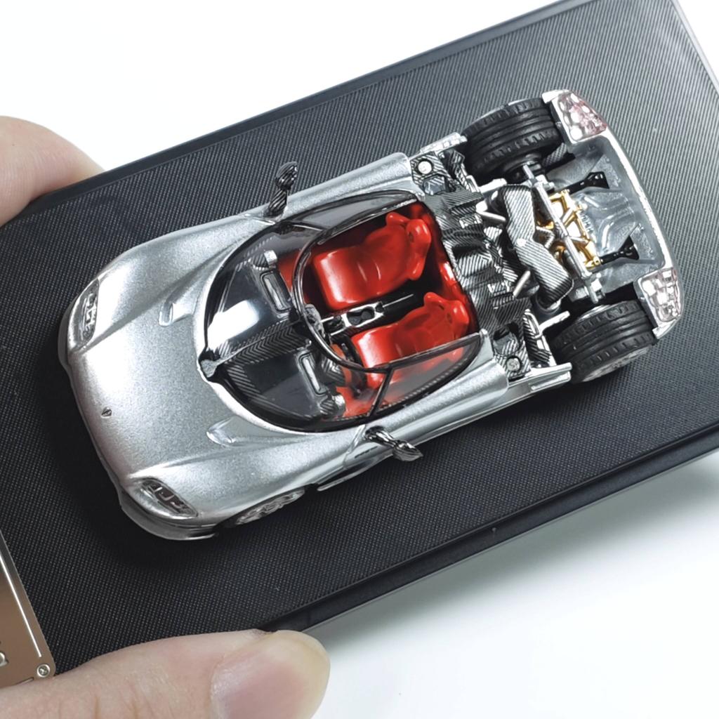 RM Rhino 1:64 CC850 silver Magnetic Rear Cover Alloy Car Model Collection