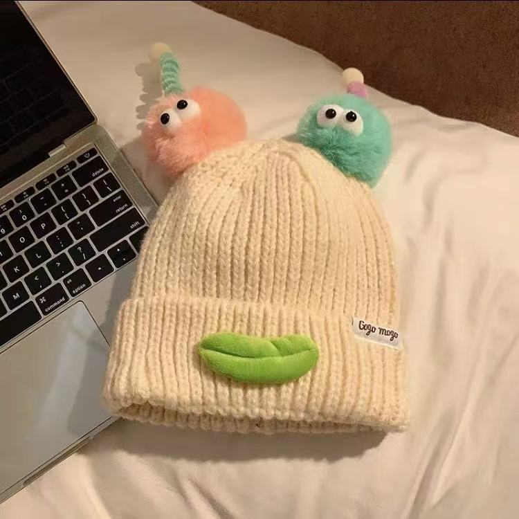 Autumn and winter warm ugly cute funny cartoon sausage mouth wool hat female cute big head circumference knitted ear protection hat tide