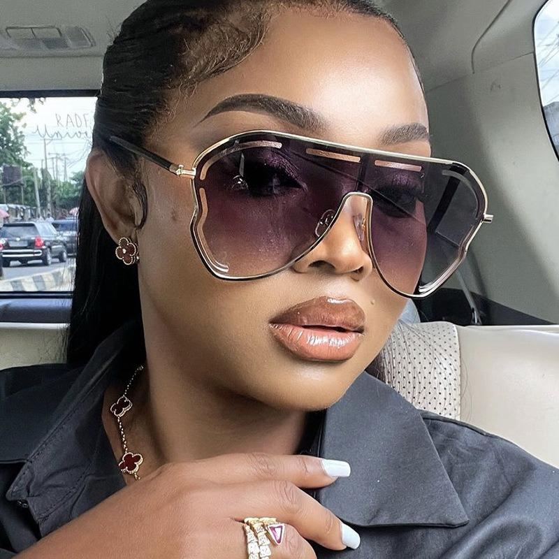 Oversized Frame One-Piece Punk Sunglasses Luxury Brand Square Sun Glasses for Ladies Women Hollow Design Travel Eyewear UV400