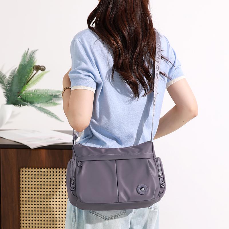 Borsa a Spalla Singola Grande Capacità Leggera Casual da Donna in Nylon Impermeabile Zaino da Pendolare Borsa a Tracolla