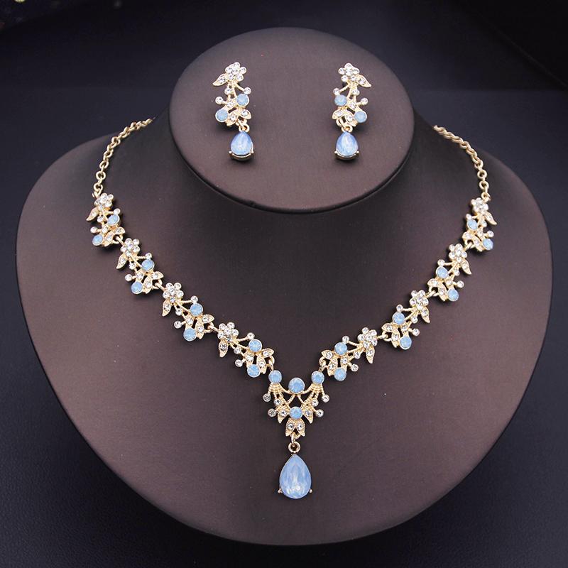 Exquisite Dangle Earrings and Necklace for Women Elegant Jewelry Set Flower Design Shining Rhinestone Necklace Set Wedding
