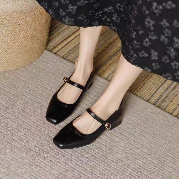 French retro square head Mary Jane women's shoes autumn 2025 new versatile high heels thick heel light mouth single shoes women