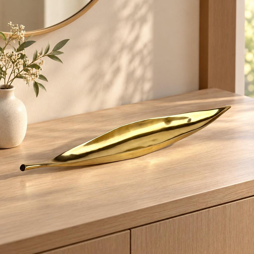 Versatile Leaf-Shaped Decorative Tray Reflective Long Leaf with Tapered
