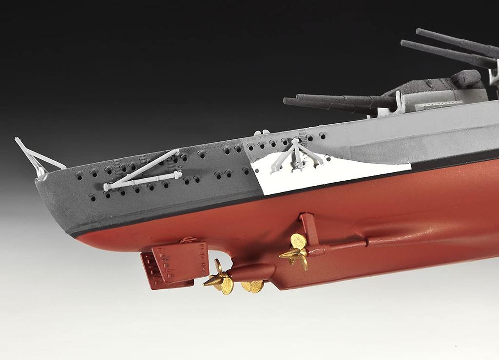 German Revell Battleship Bismarck 1/700 R05098 Plastic Model
