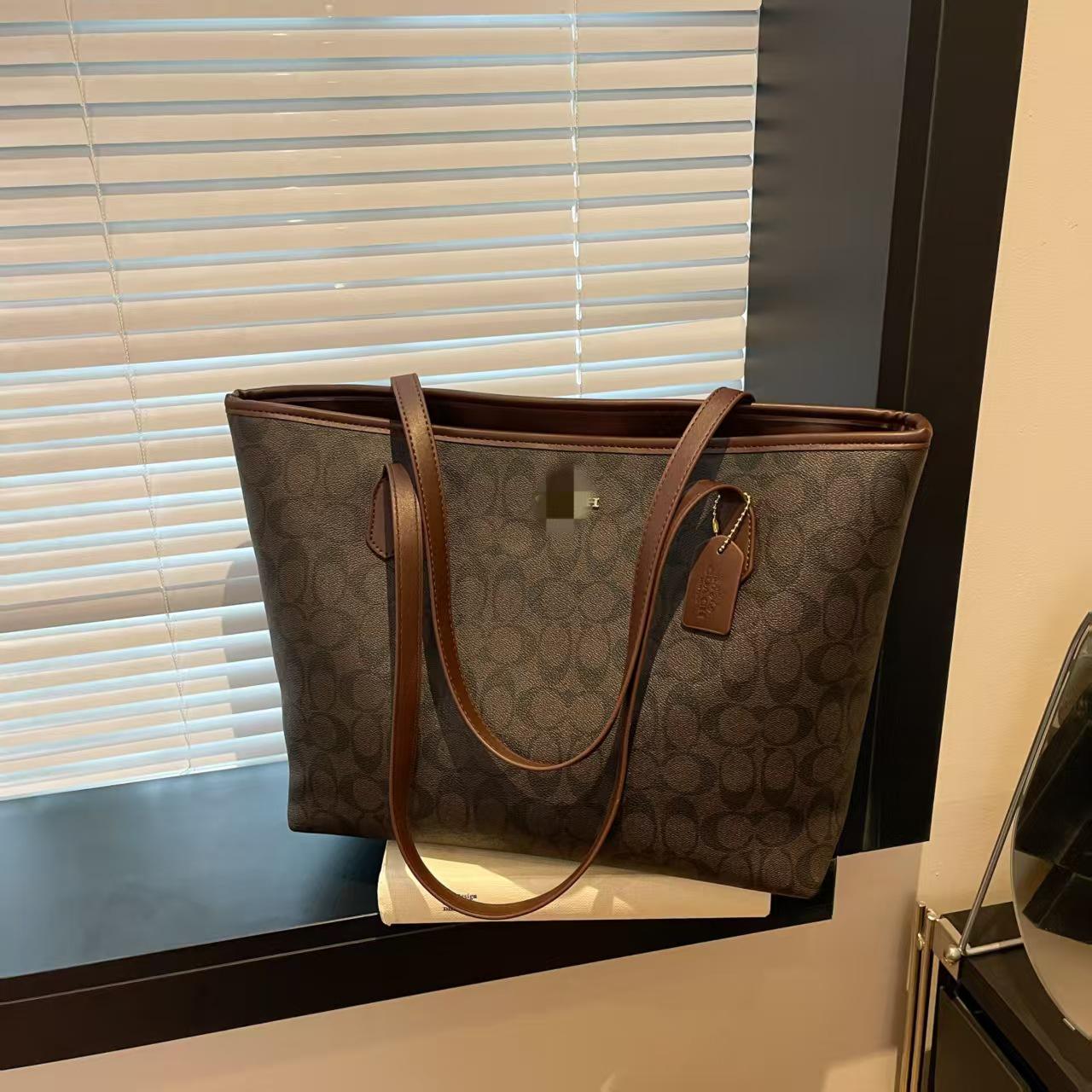 Women s Retro Letter Print Shoulder Tote - Simple, Fashionable, Large Capacity Cross-Border Bag
