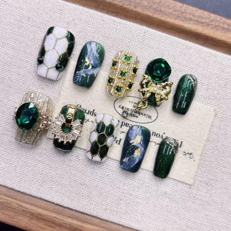 Handmade Short Almond Shape Press-On Nails Green Snake Head Design Women Girls Medium