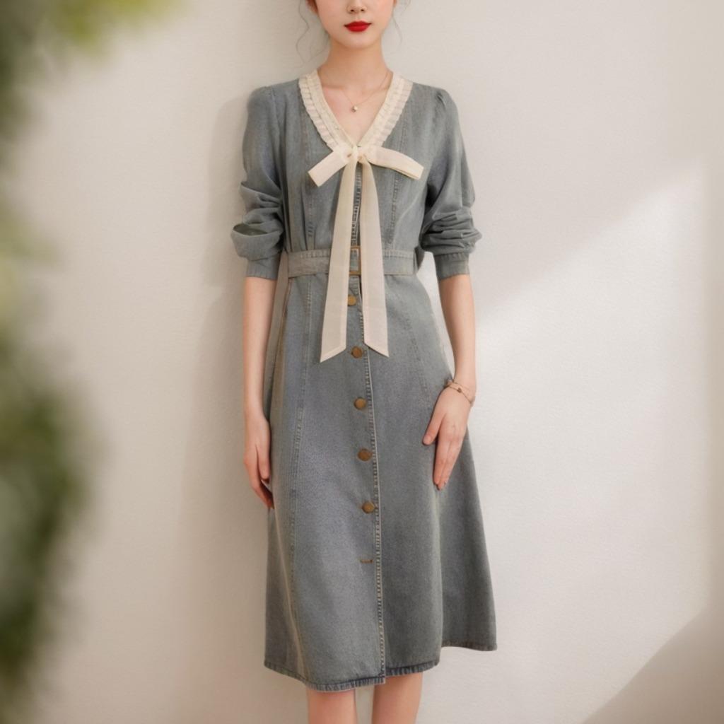 Sweet Pleated Contrasting V-neck Denim Skirt Spring Single-breasted Non-stretch Slim Dress