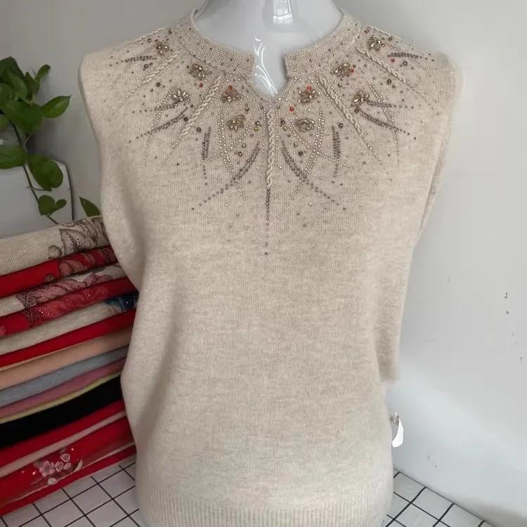 Women's Autumn Embroidered Faux Shearling Knit Sweater for Middle-aged and Elderly Women, Loose Fit, Plus Size Undershirt